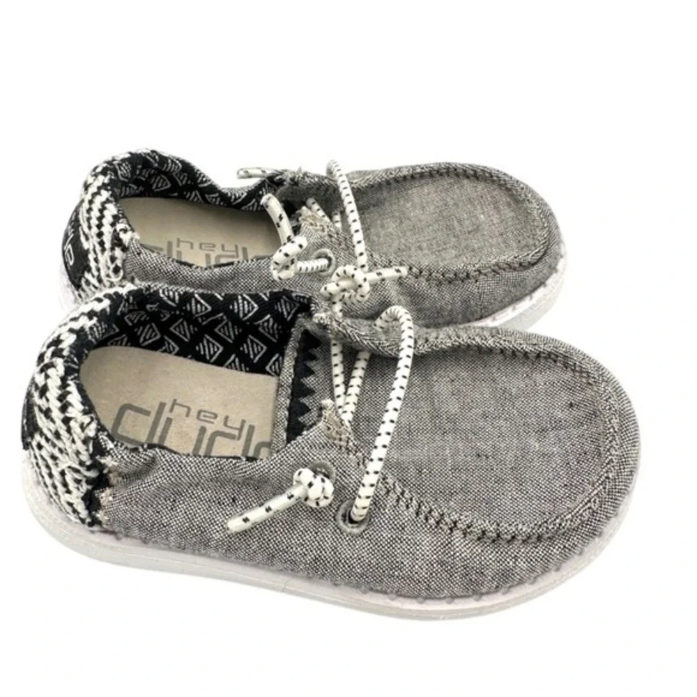 Kids Hey Dude Shoes Gray‎ Canvas Slip On Loafers Toddler Kids Size 6 Lightweight